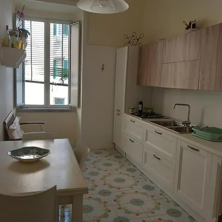 La Casa Di Elvira * Неаполь