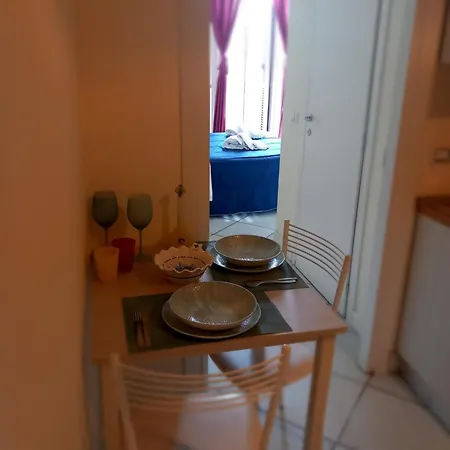 La Casa Di Elvira * Naples