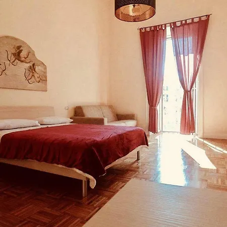 La Casa Di Elvira Naples